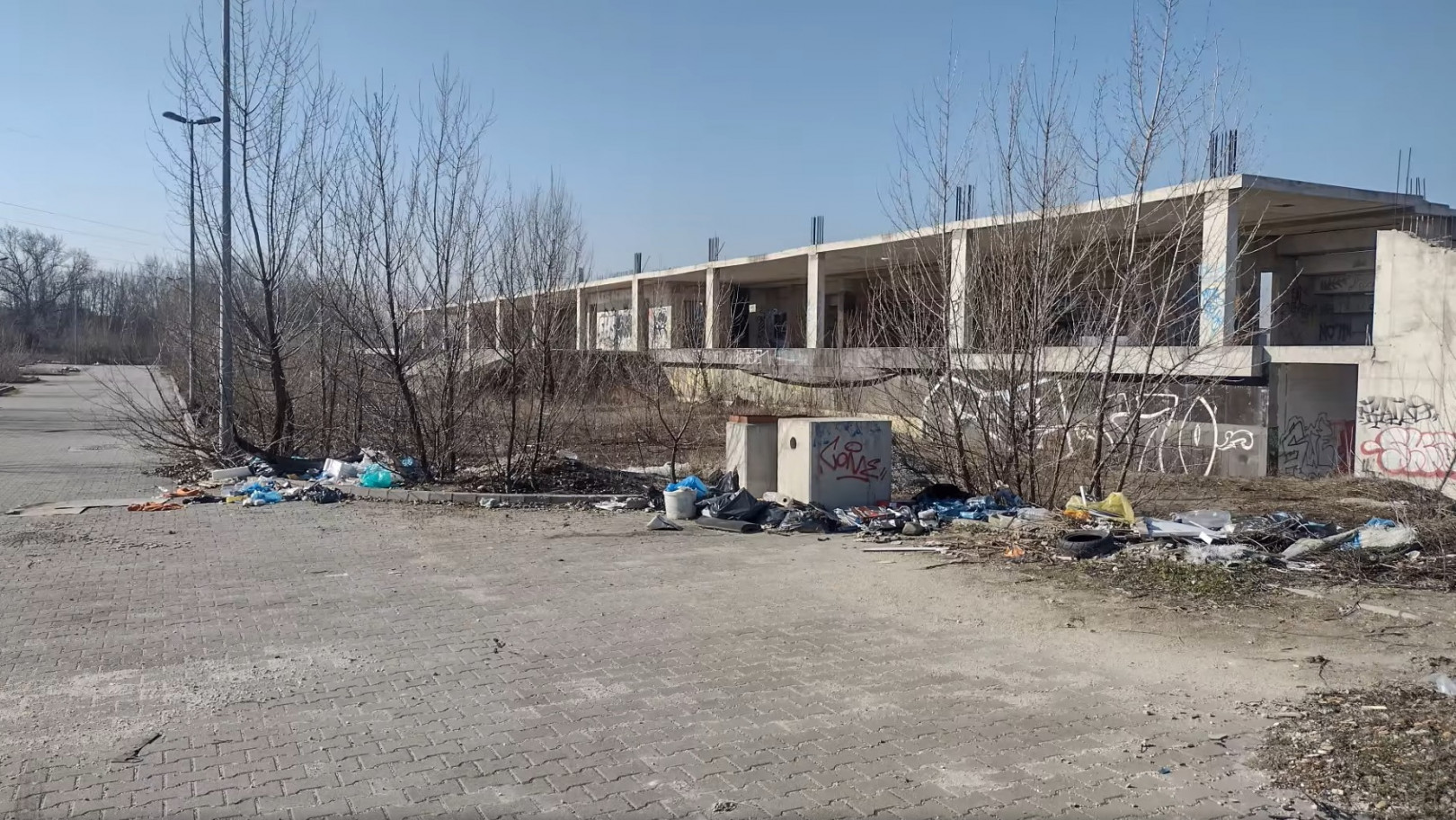 Szigetszentmiklósi stadion: az esztelen pénzpazarlás mementója Szigetszentmiklósi stadion: az esztelen pénzpazarlás mementója