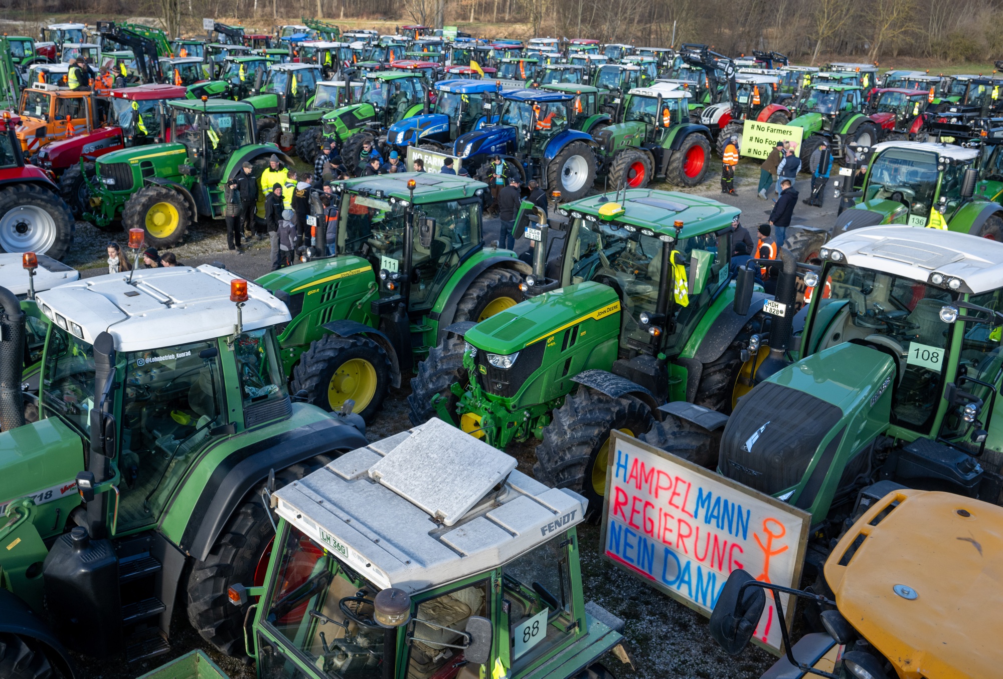 European farmers are persecuted by Brussels and several governments: after the Dutch, the Germans also rebelled