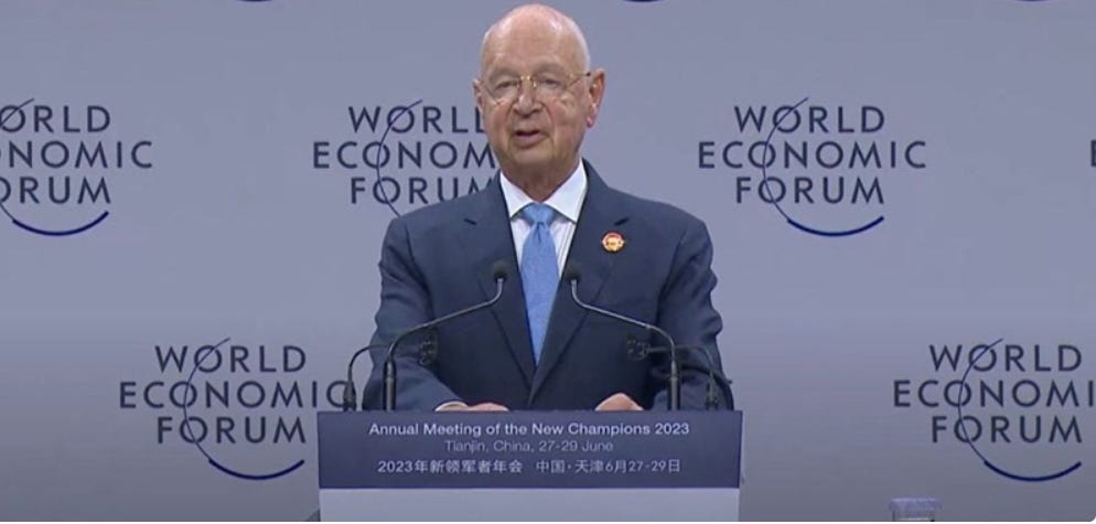 클라우스 슈밥(Klaus Schwab)은 공개적으로 중국 공산당을 칭찬했습니다.