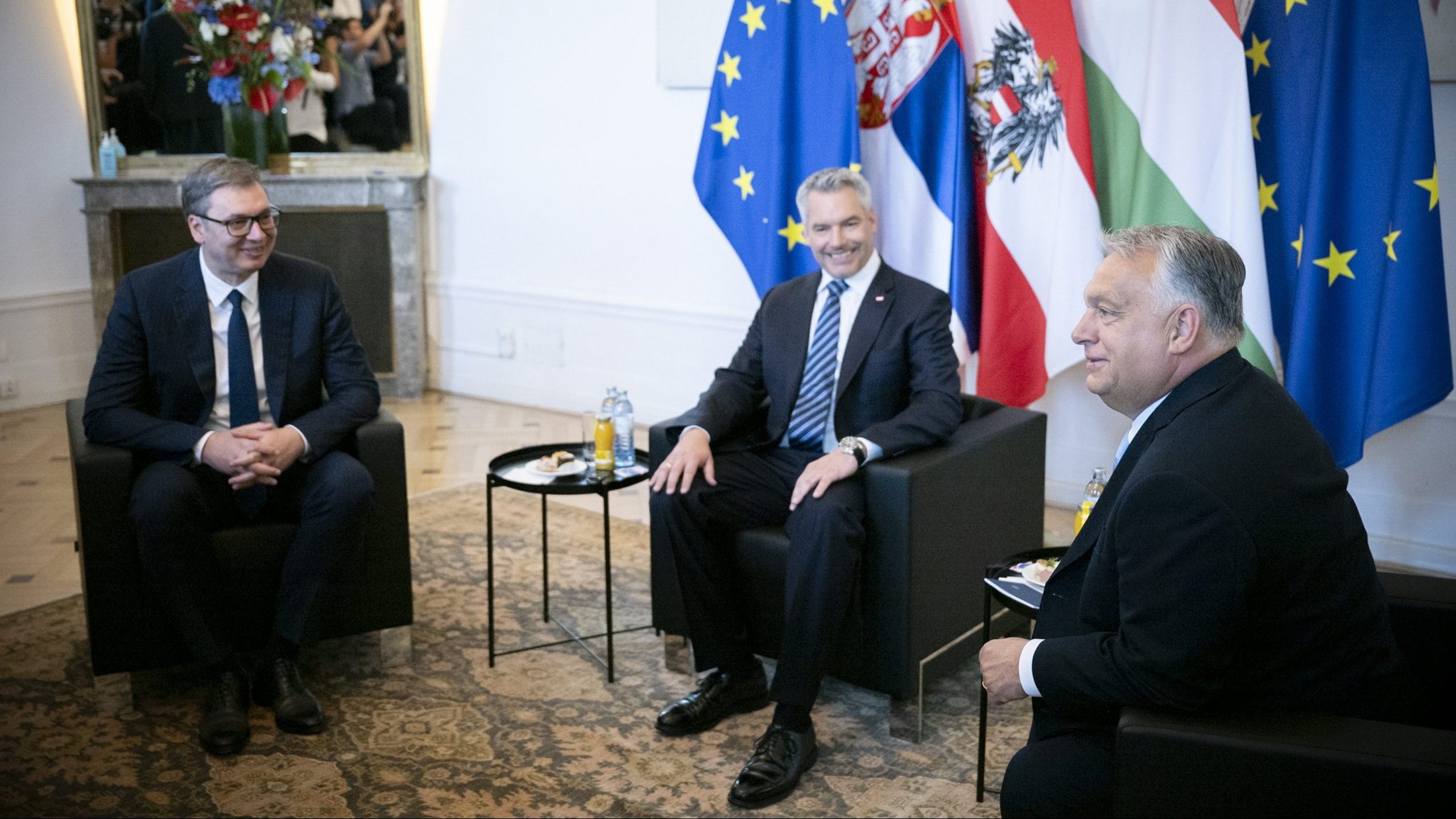 오스트리아 총리: 헝가리, 세르비아와 함께 오스트리아는 망명에 제동을 걸었습니다.