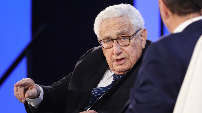 Henry Kissinger: Gli Stati Uniti sono già sull'orlo della guerra con Russia e Cina