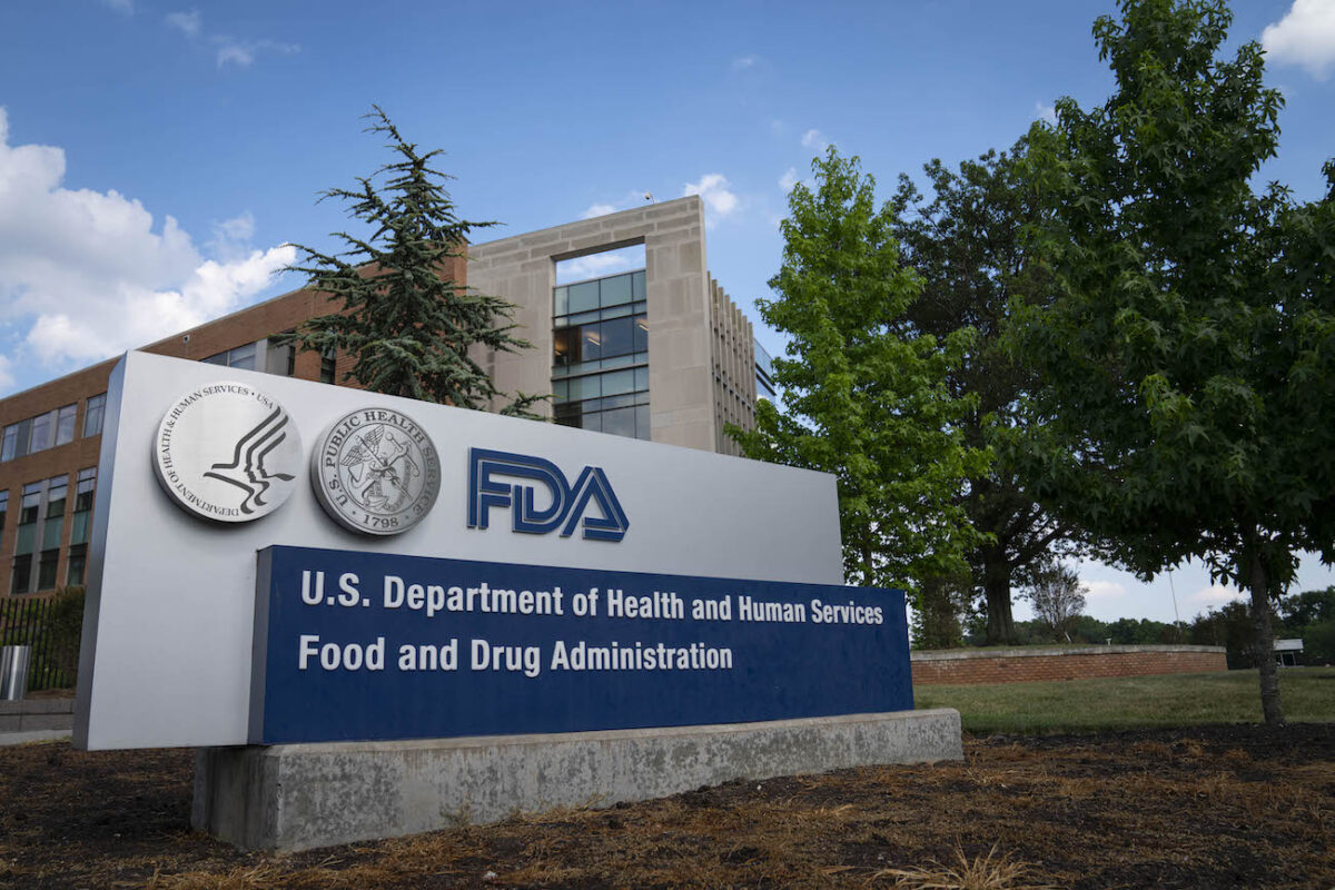 Gumagana ba ang FDA para sa mga tagagawa o gumagamit ng droga?