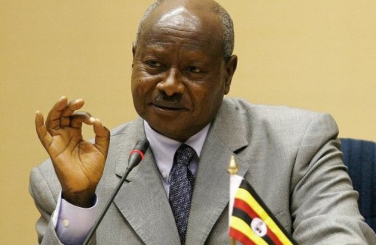 Ang pangulo ng Uganda ay nag-freeze ng mga pautang sa World Bank dahil sa batas laban sa sodomy