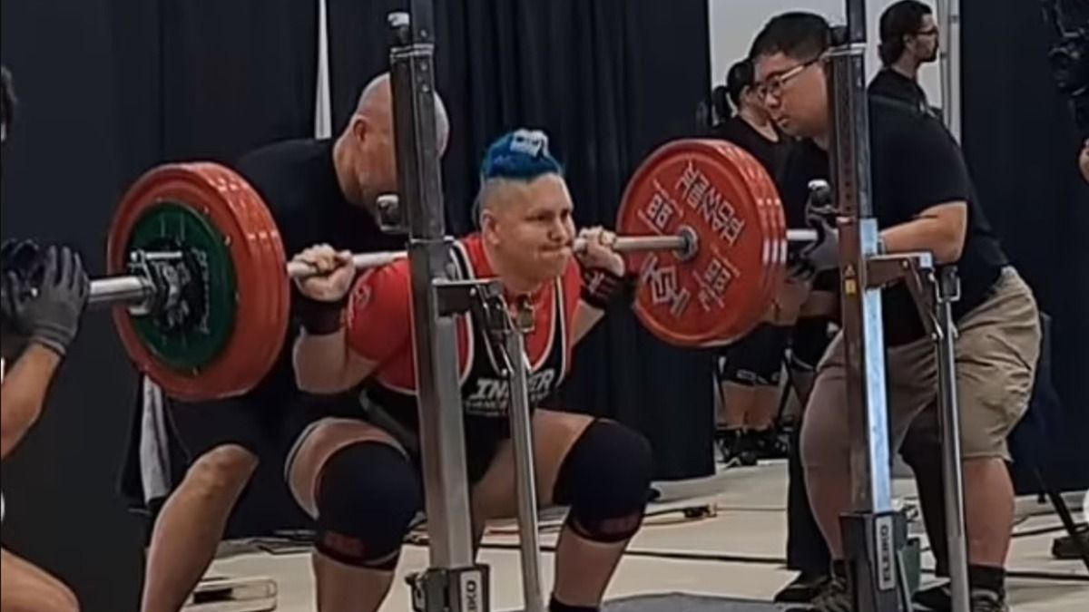 Gender madness: isang lalaki ang nanalo sa women's powerlifting competition