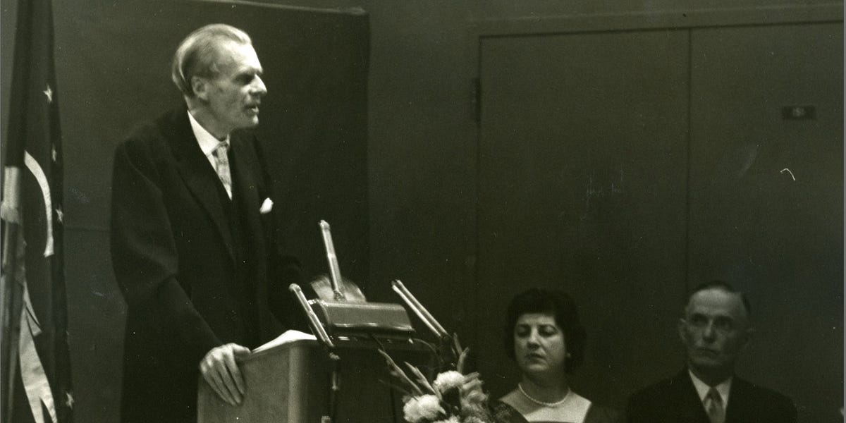 "Isang Diktadura na Walang Luha" - 1961 visionary speech ni Aldous Huxley